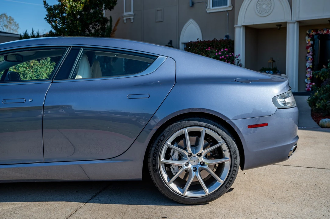 2010 Aston Martin Rapide - Image 18 of 31