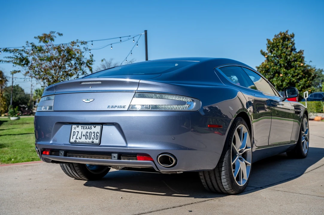 2010 Aston Martin Rapide - Image 11 of 31