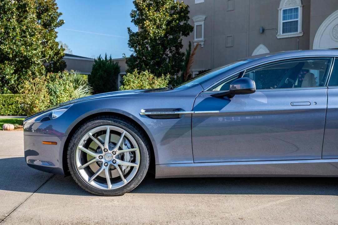 2010 Aston Martin Rapide - Image 17 of 31