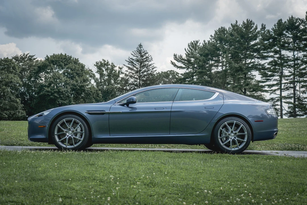 2010 Aston Martin Rapide - Image 2 of 31