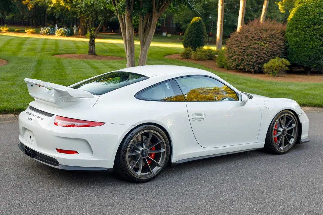 2014 Porsche 991 GT3 - Image 25 of 31