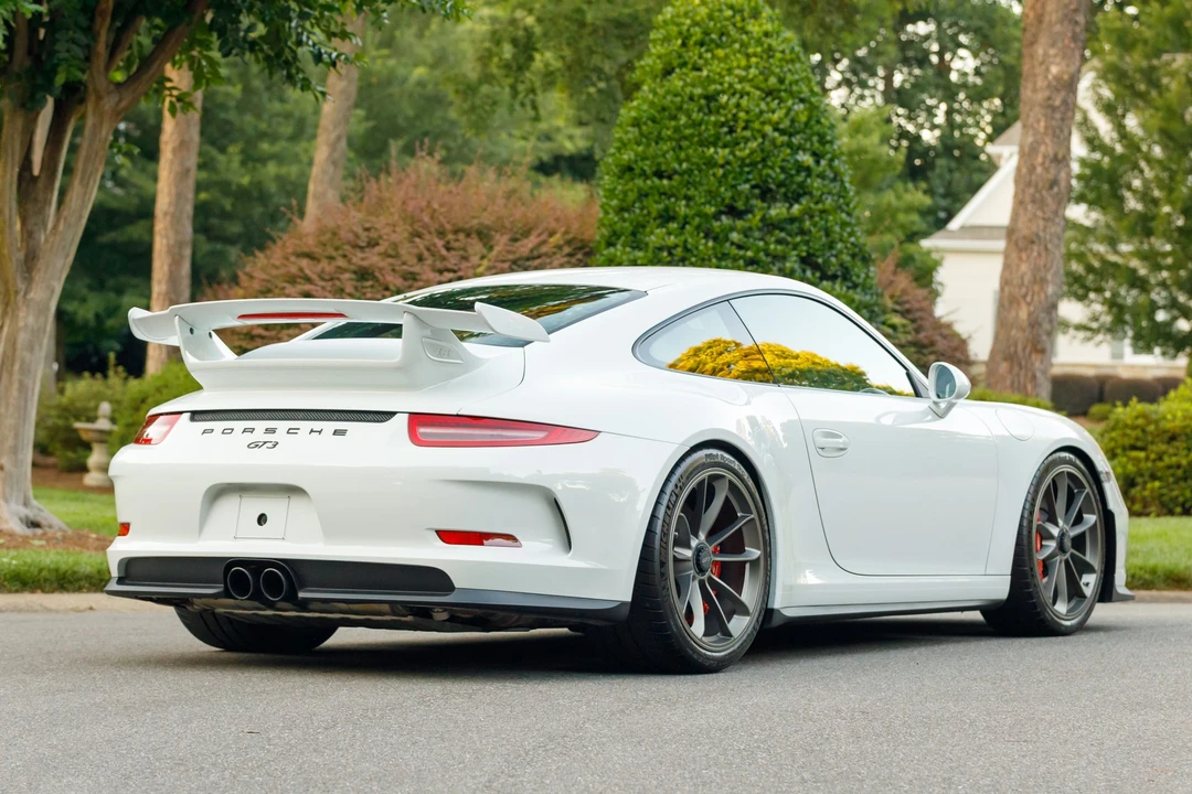 2014 Porsche 991 GT3 - Image 26 of 31