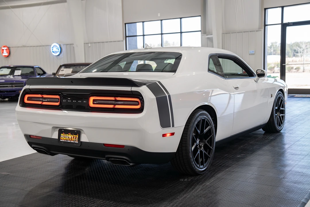 2015 Dodge Challenger SRT8 & 392 3rd Gen - Image 8 of 31