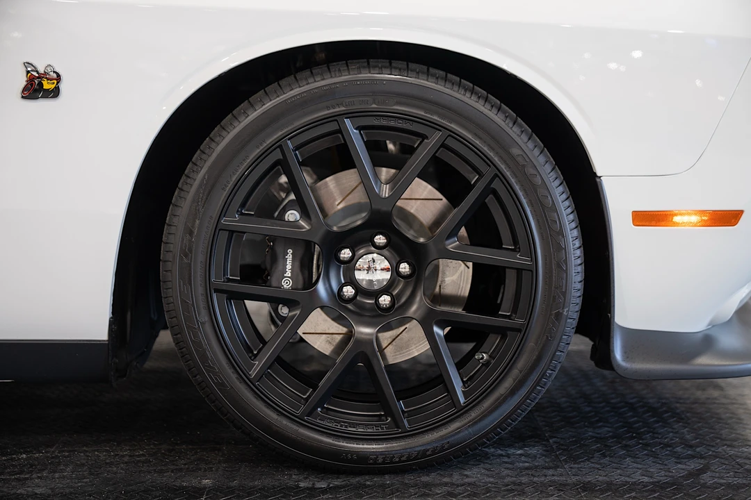 2015 Dodge Challenger SRT8 & 392 3rd Gen - Image 27 of 31