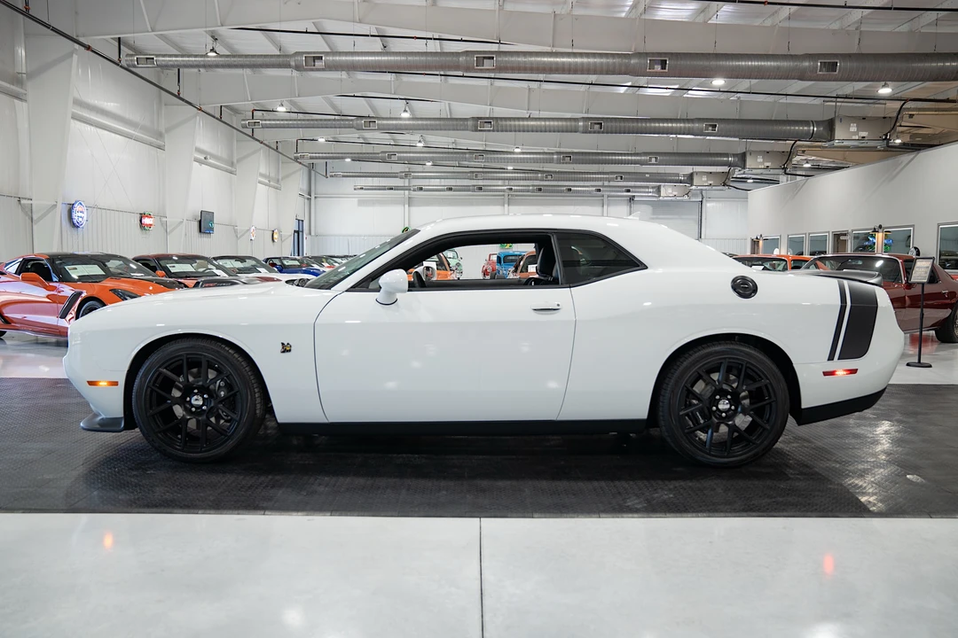 2015 Dodge Challenger SRT8 & 392 3rd Gen - Image 6 of 31