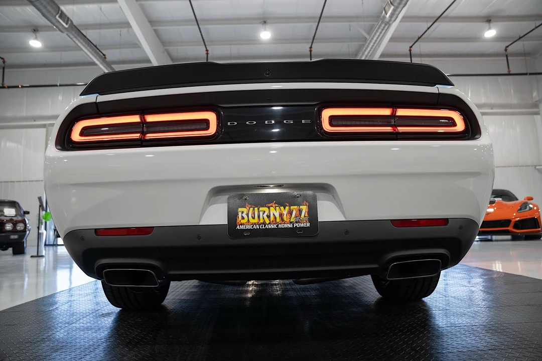 2015 Dodge Challenger SRT8 & 392 3rd Gen - Image 4 of 31