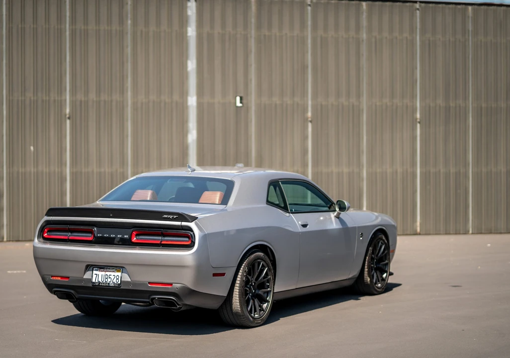 2015 Dodge Challenger SRT Hellcat 3rd Gen - Image 17 of 31