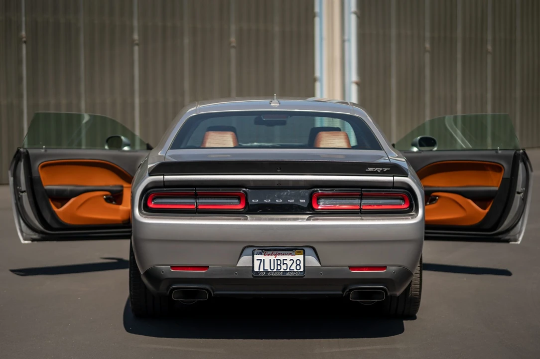 2015 Dodge Challenger SRT Hellcat 3rd Gen - Image 15 of 31