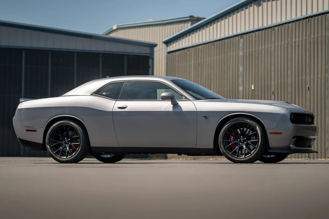 2015 Dodge Challenger SRT Hellcat 3rd Gen - Image 19 of 31