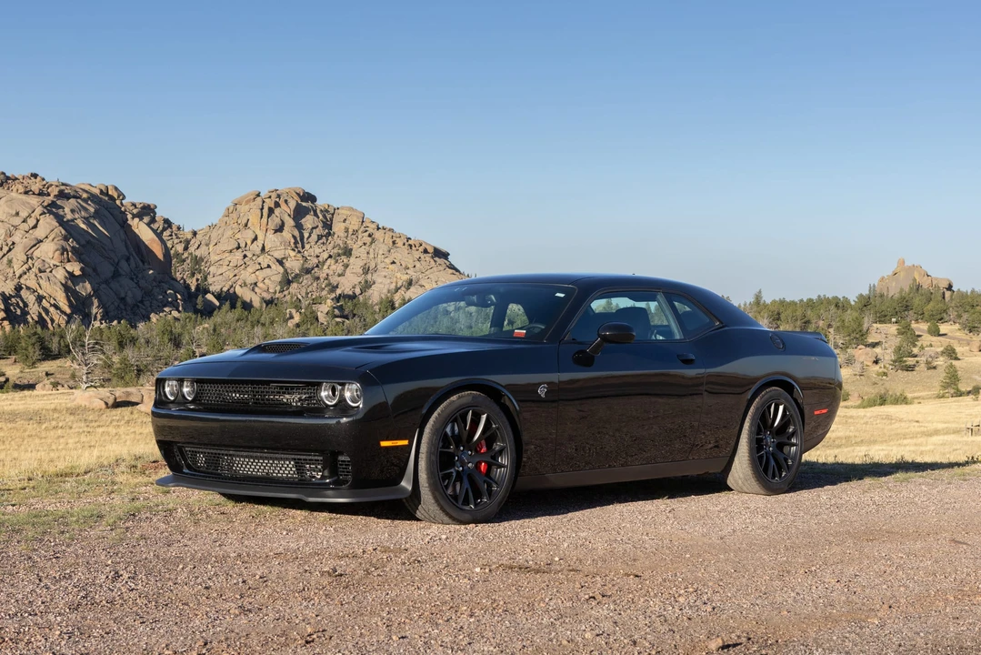2015 Dodge Challenger SRT Hellcat 3rd Gen - Image 2 of 31