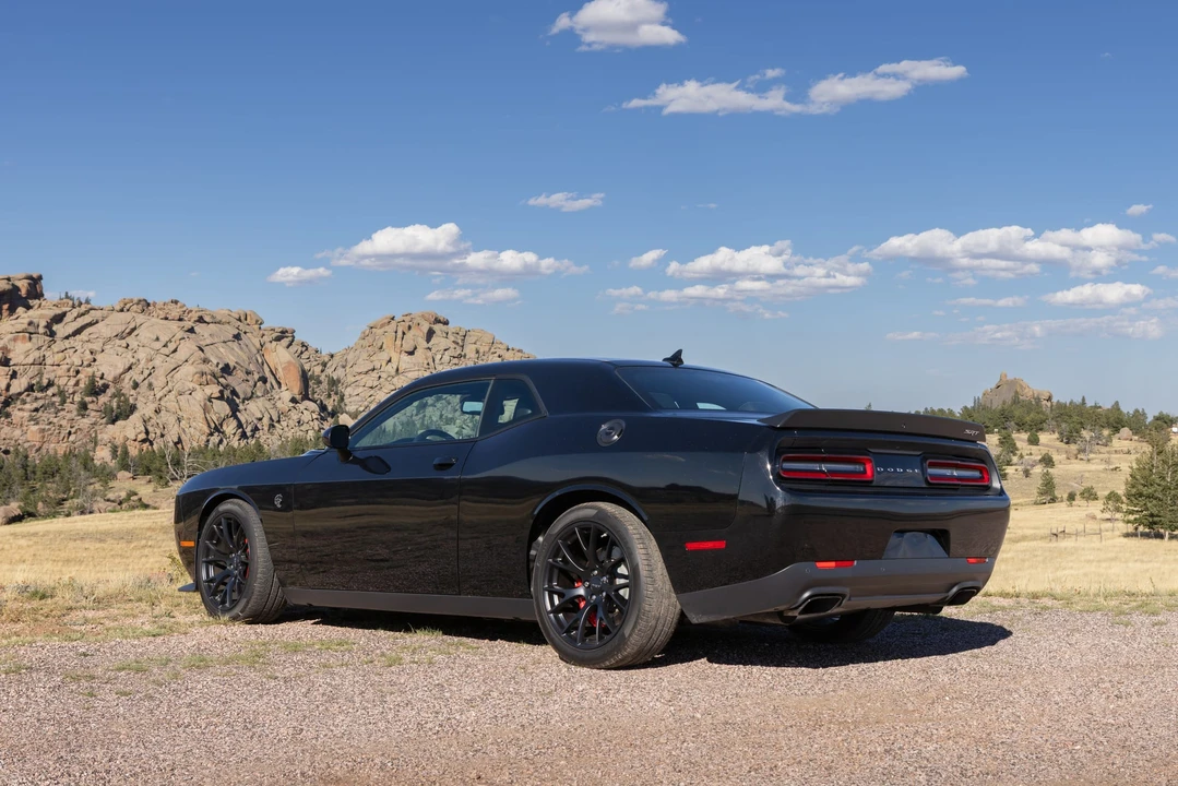 2015 Dodge Challenger SRT Hellcat 3rd Gen - Image 10 of 31