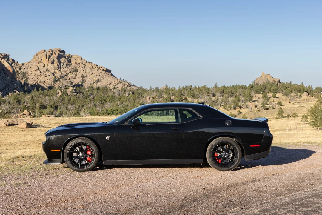 2015 Dodge Challenger SRT Hellcat 3rd Gen - Image 11 of 31