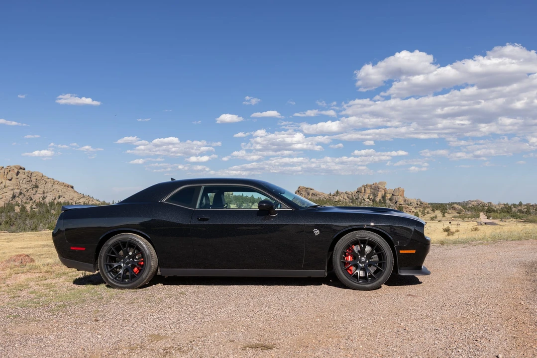2015 Dodge Challenger SRT Hellcat 3rd Gen - Image 7 of 31