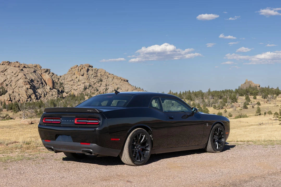 2015 Dodge Challenger SRT Hellcat 3rd Gen - Image 8 of 31