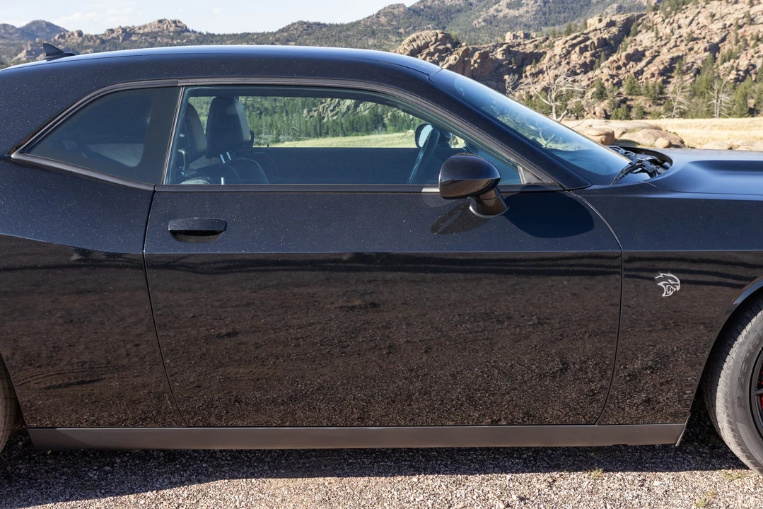 2015 Dodge Challenger SRT Hellcat 3rd Gen - Image 25 of 31