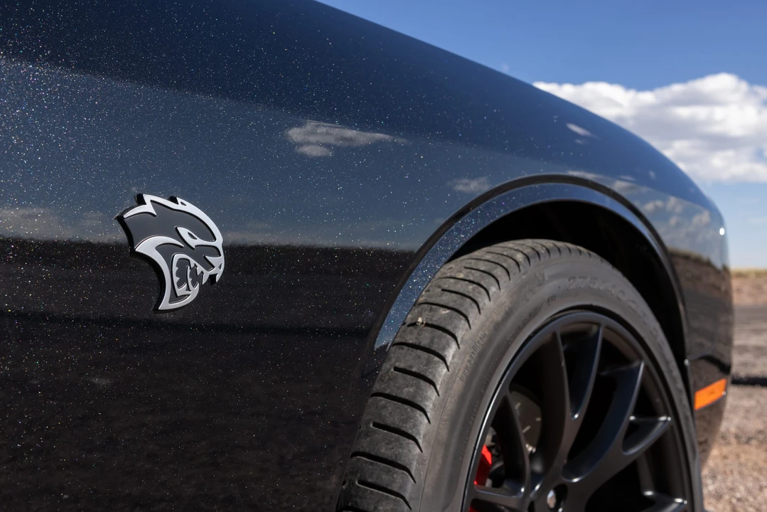 2015 Dodge Challenger SRT Hellcat 3rd Gen - Image 28 of 31