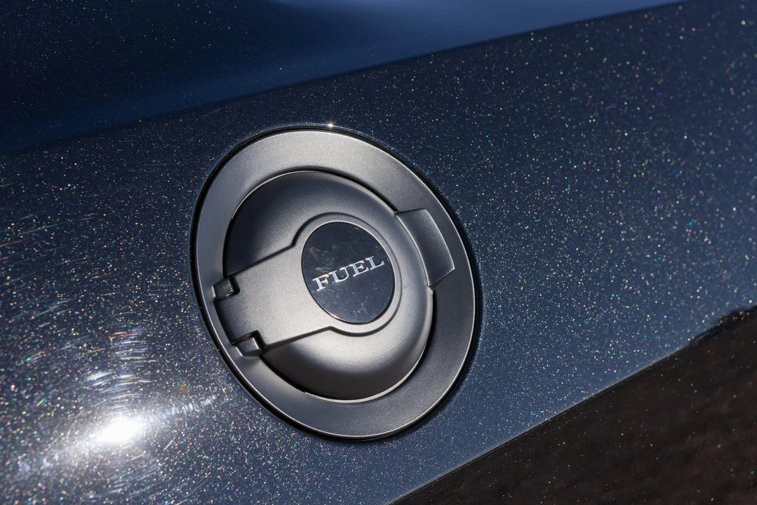 2015 Dodge Challenger SRT Hellcat 3rd Gen - Image 18 of 31