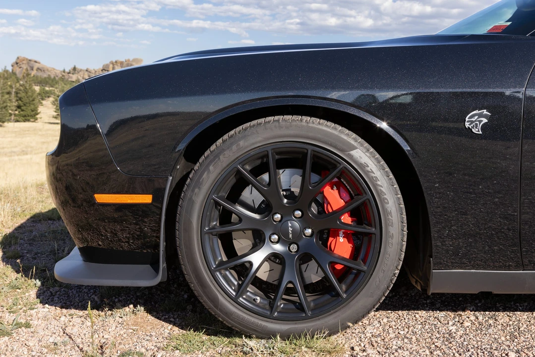 2015 Dodge Challenger SRT Hellcat 3rd Gen - Image 29 of 31