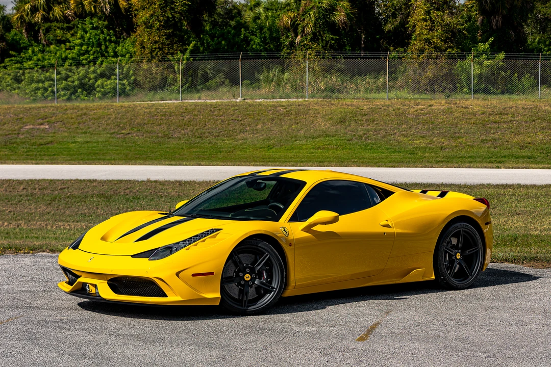 2015 Ferrari 458 Speciale - Image 8 of 31