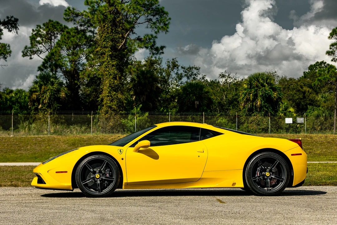 2015 Ferrari 458 Speciale - Image 12 of 31