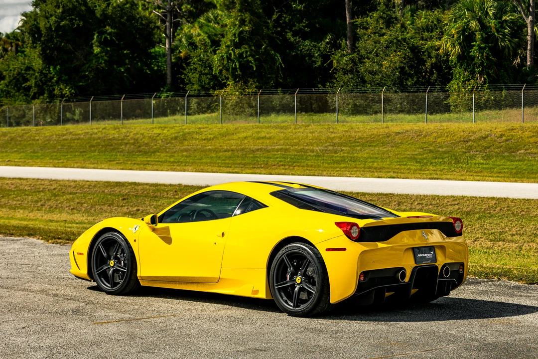 2015 Ferrari 458 Speciale - Image 15 of 31