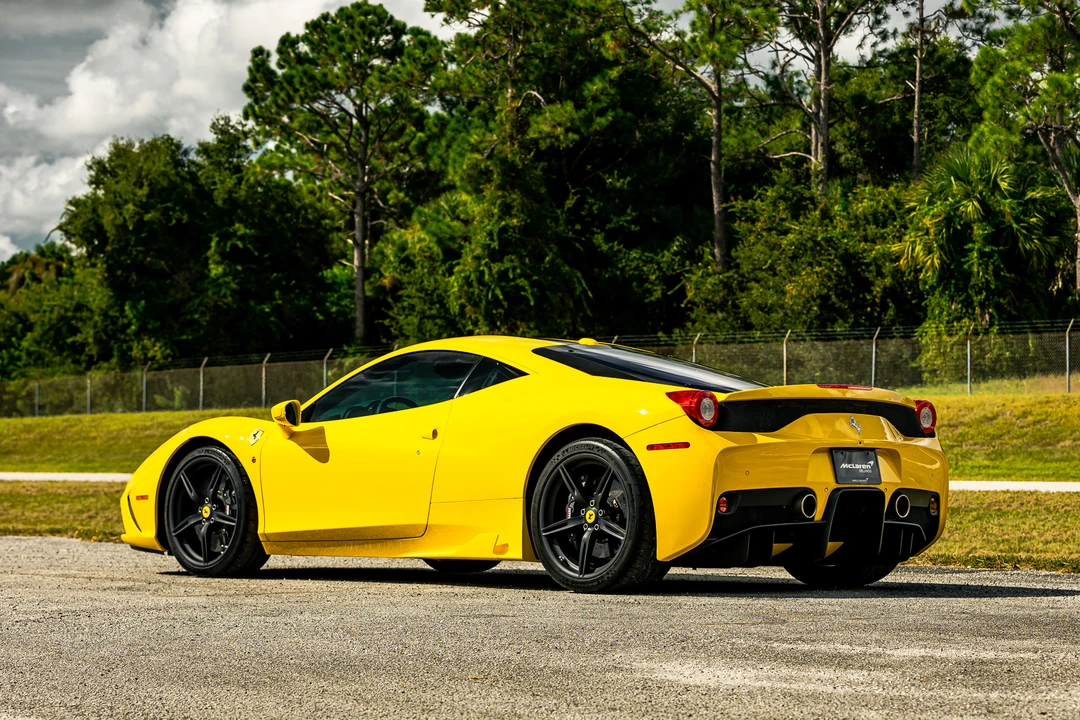 2015 Ferrari 458 Speciale - Image 16 of 31