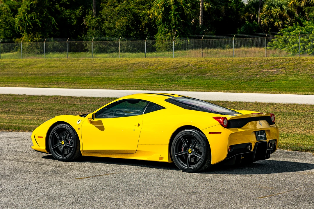 2015 Ferrari 458 Speciale - Image 14 of 31