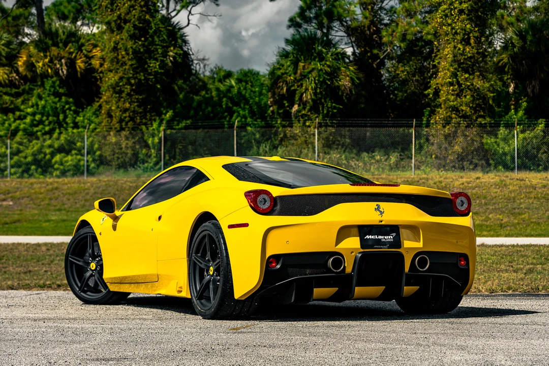 2015 Ferrari 458 Speciale - Image 18 of 31