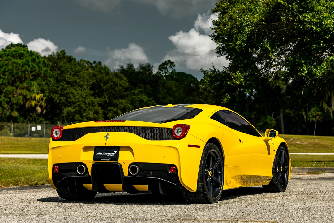 2015 Ferrari 458 Speciale - Image 24 of 31