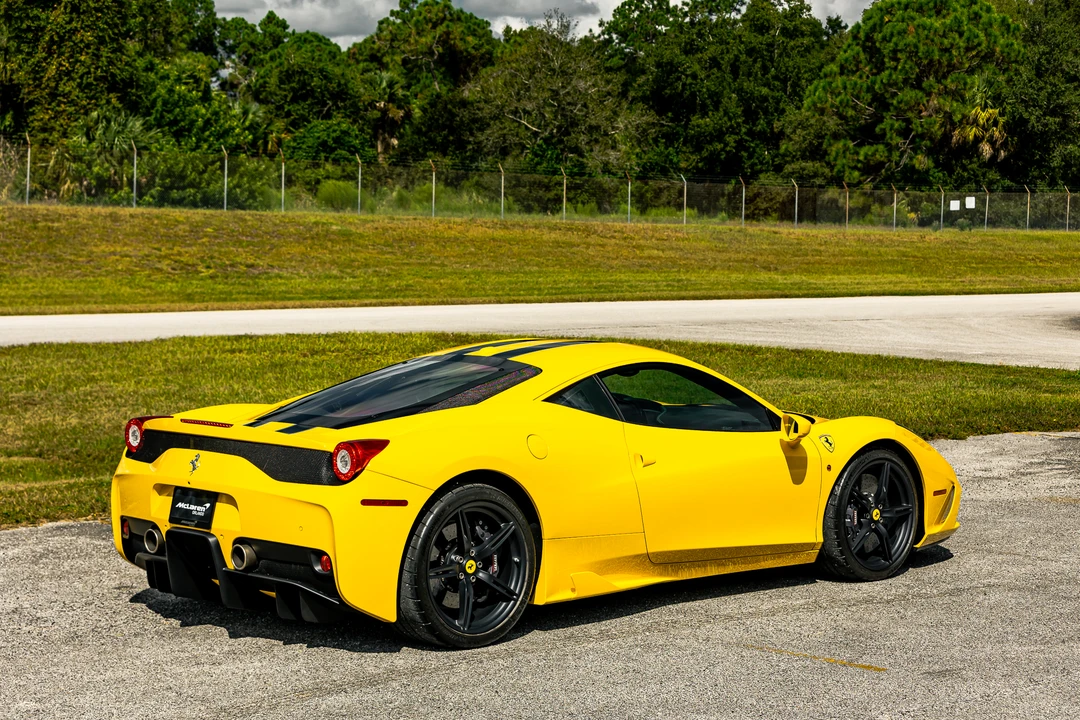 2015 Ferrari 458 Speciale - Image 26 of 31
