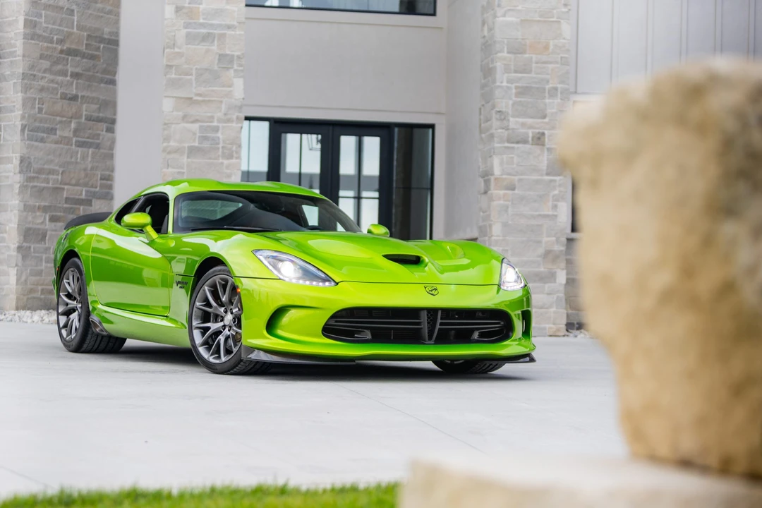 2016 Dodge Viper 5th Gen - Image 2 of 31
