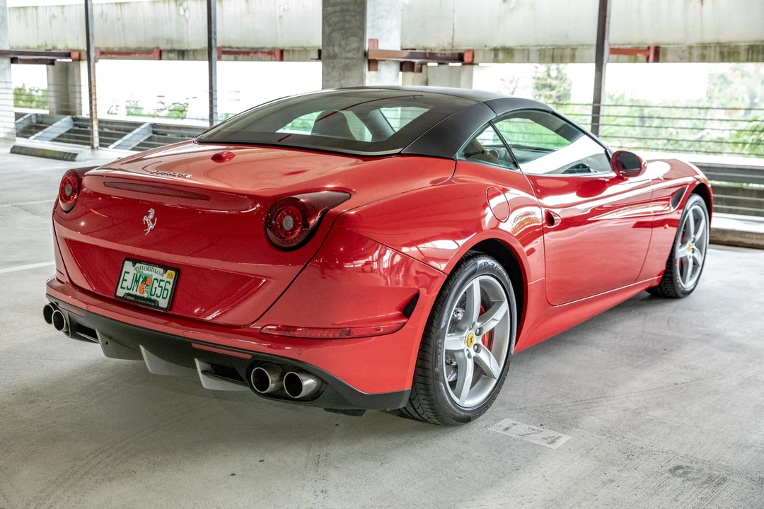 2016 Ferrari California T - Image 8 of 31