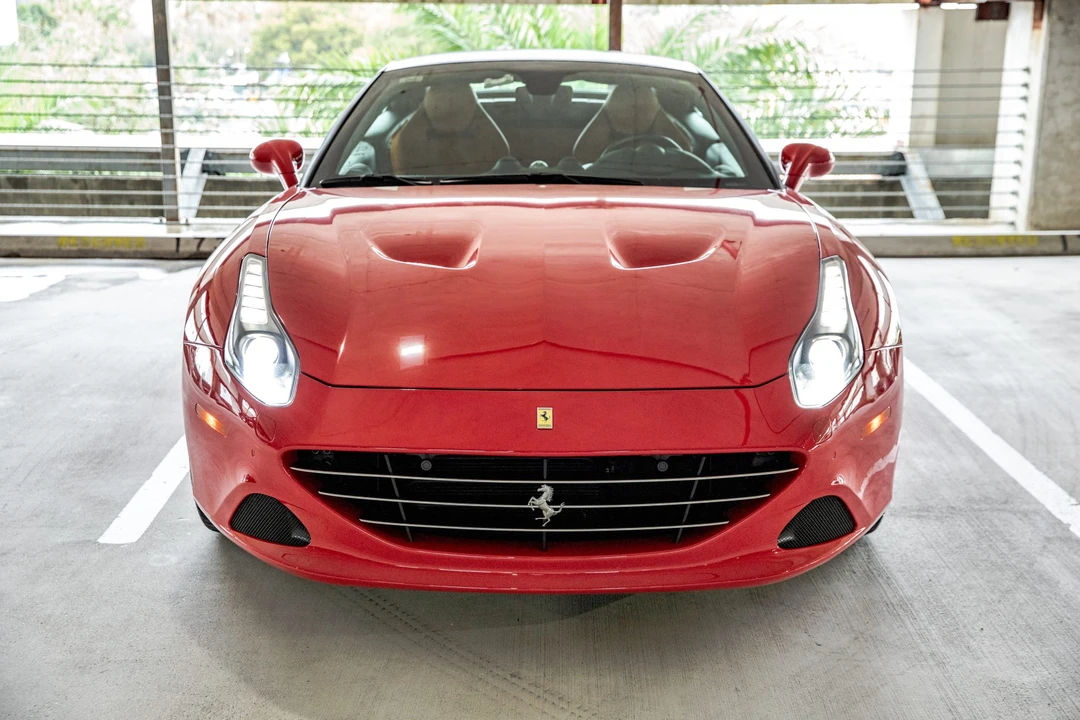 2016 Ferrari California T - Image 4 of 31