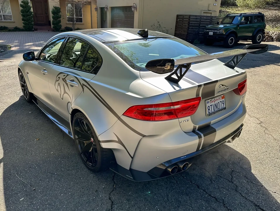 2019 Jaguar XE - Image 6 of 6