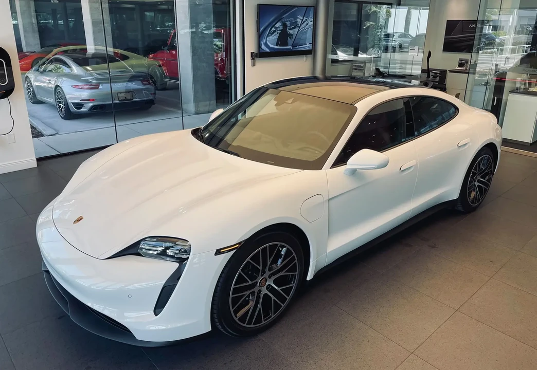2021 Porsche Taycan - Image 2 of 6
