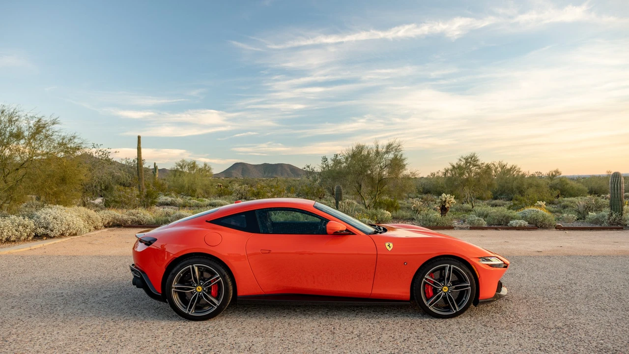 2022 Ferrari Roma - Image 29 of 31