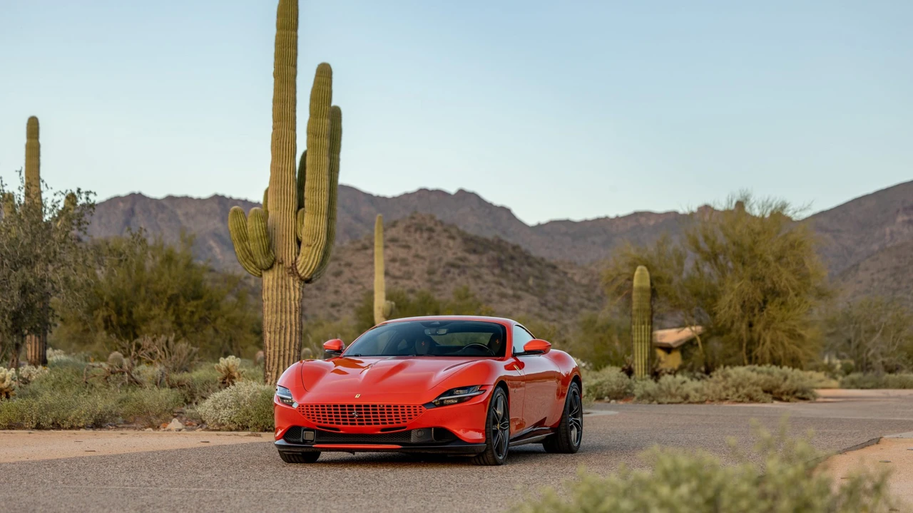 2022 Ferrari Roma - Image 7 of 31