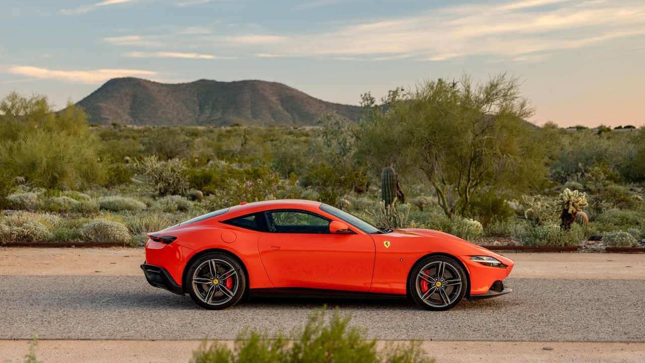 2022 Ferrari Roma - Image 30 of 31