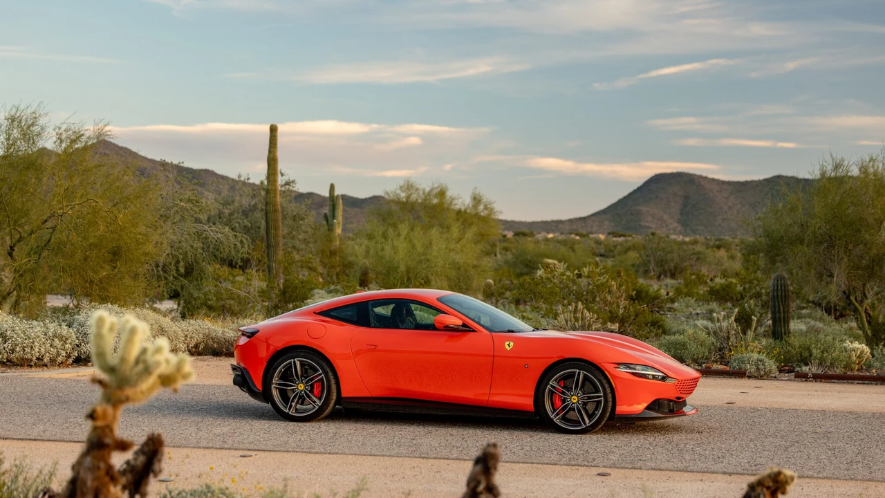 2022 Ferrari Roma - Image 21 of 31