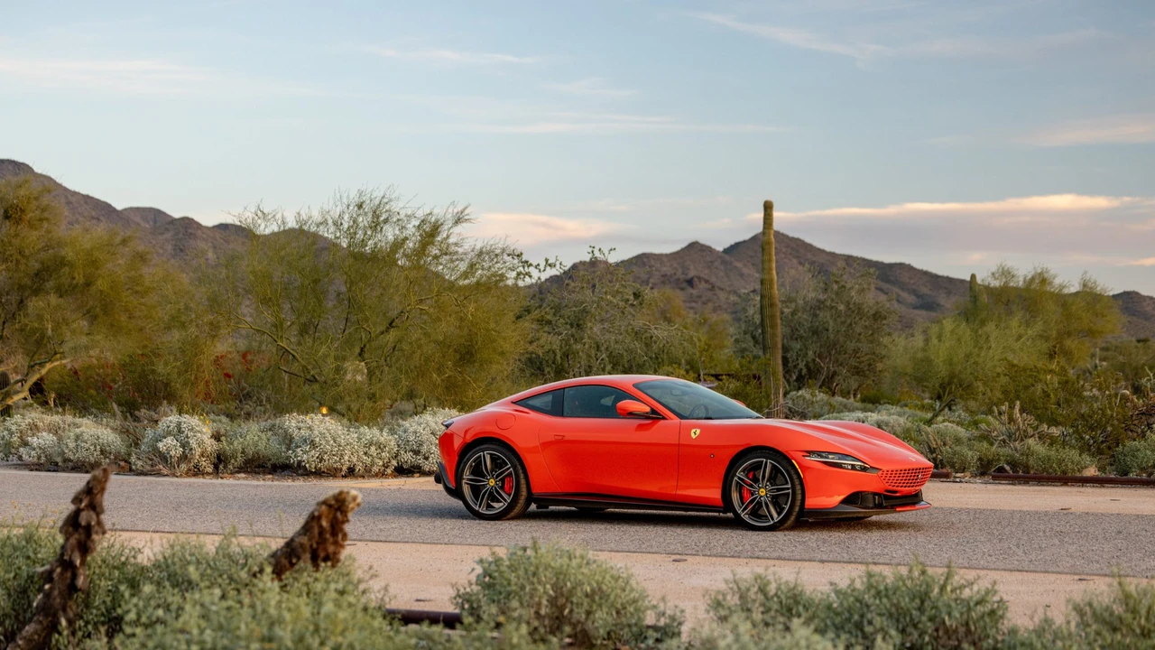 2022 Ferrari Roma - Image 18 of 31