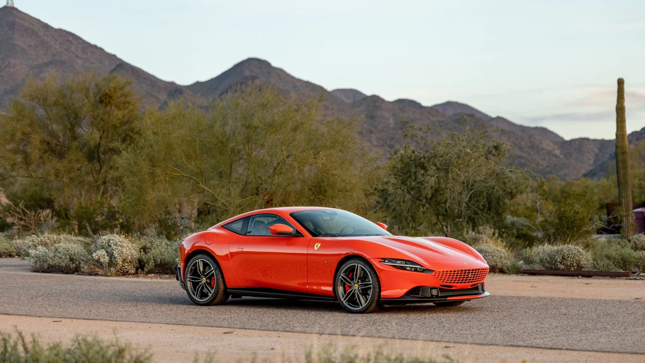 2022 Ferrari Roma - Image 19 of 31