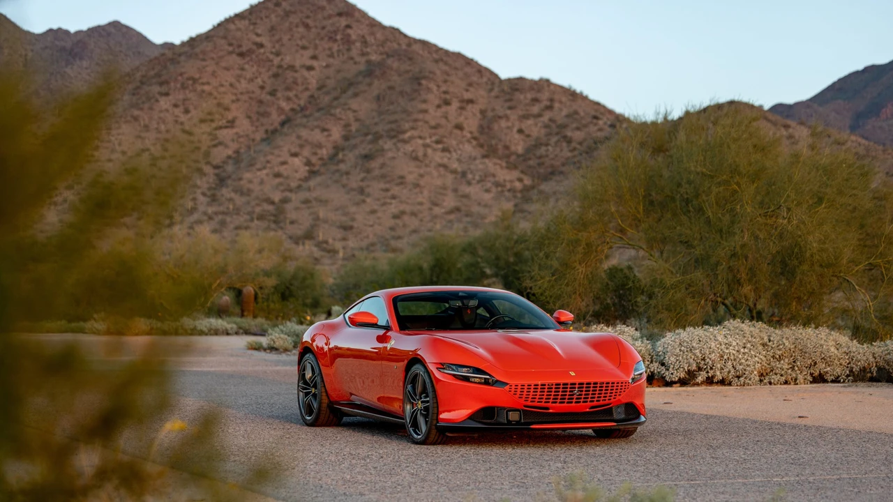 2022 Ferrari Roma - Image 15 of 31