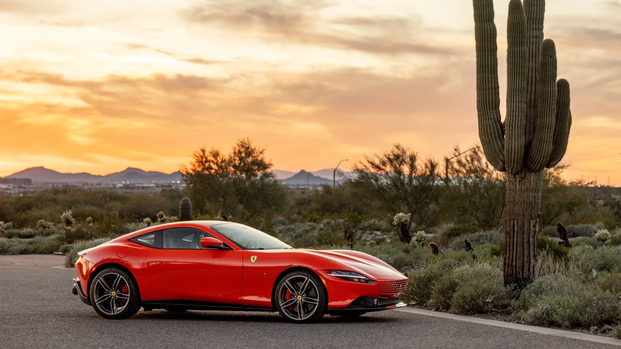 2022 Ferrari Roma - Image 28 of 31