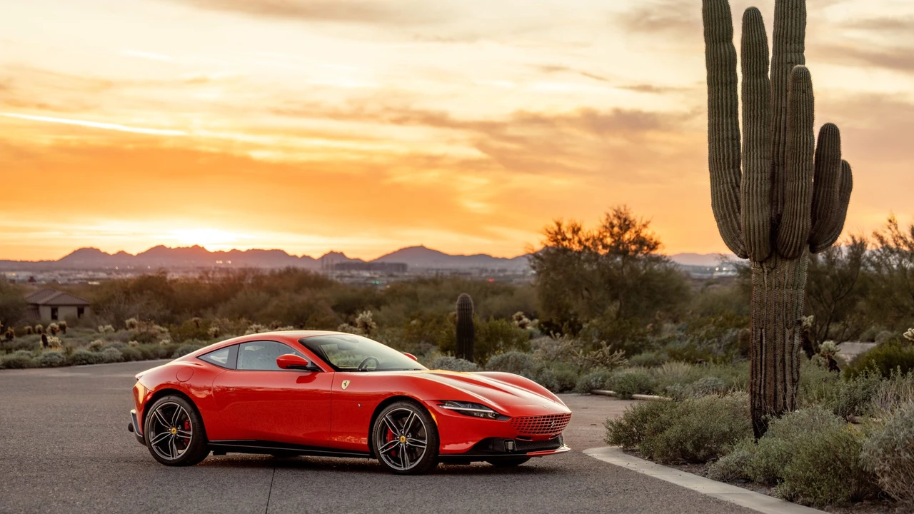 2022 Ferrari Roma - Image 27 of 31