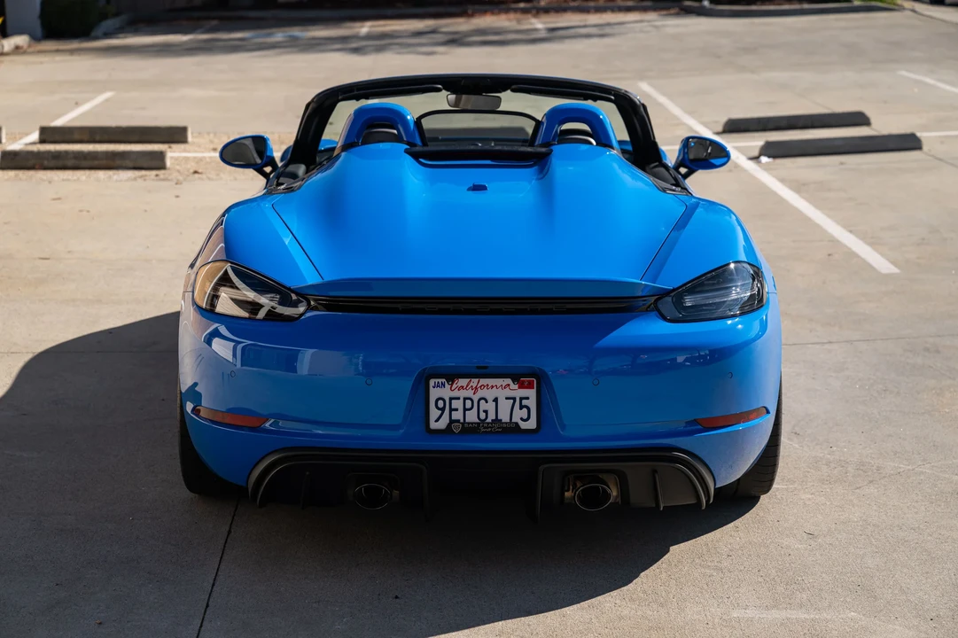 2023 Porsche - Image 14 of 31
