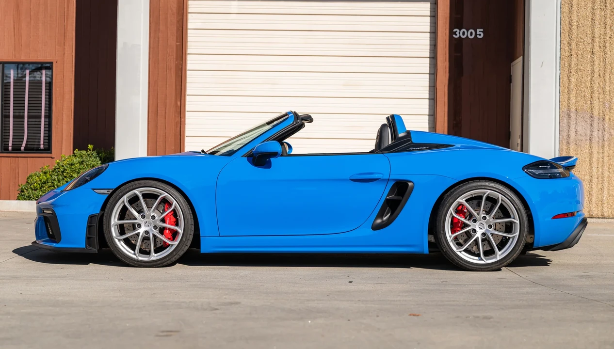 2023 Porsche - Image 10 of 31