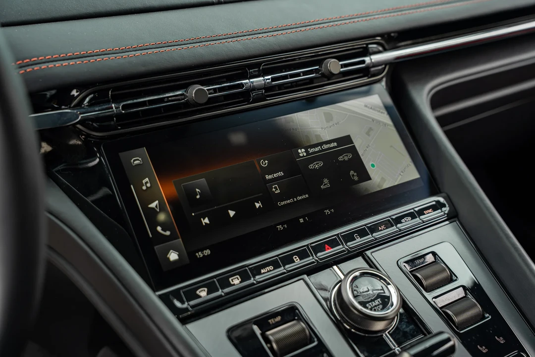 2024 Aston Martin DB12 - Image 28 of 31