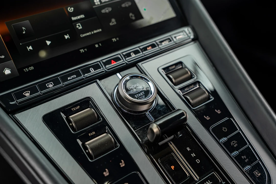 2024 Aston Martin DB12 - Image 29 of 31