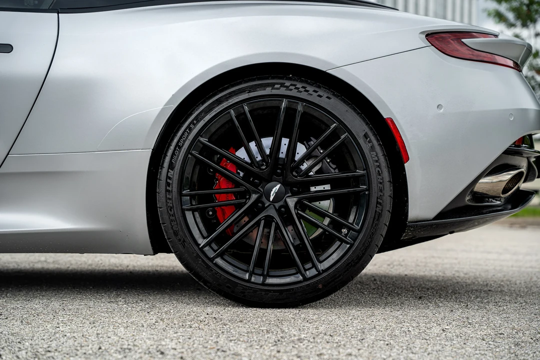 2024 Aston Martin DB12 - Image 12 of 31