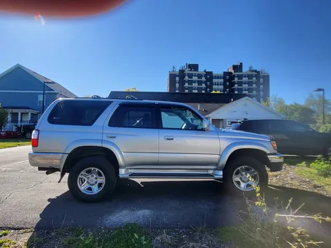 2002 Toyota 4Runner SR5